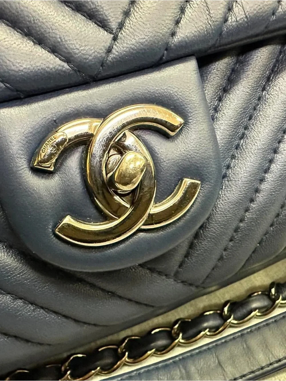 CHANEL Jumbo Navy Chevron Quilted Shoulder Bag with Chain Strap